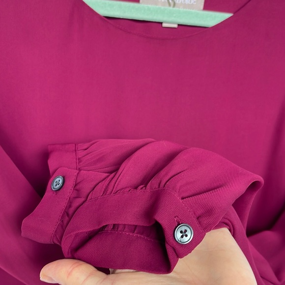 Banana Republic Tulip Hem Blouse Long Sleeve Size Medium Berry Magenta Colour - Picture 17 of 17